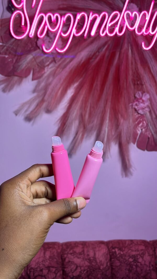 046fa9af-6edf-4f51-961e-1a8eee181e91 Pink Lips Squeeze Tube