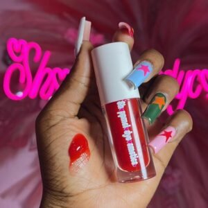 0e8fd396-aa08-47c9-bd58-1f1c74ee5842 Kiss Lip Gloss💋