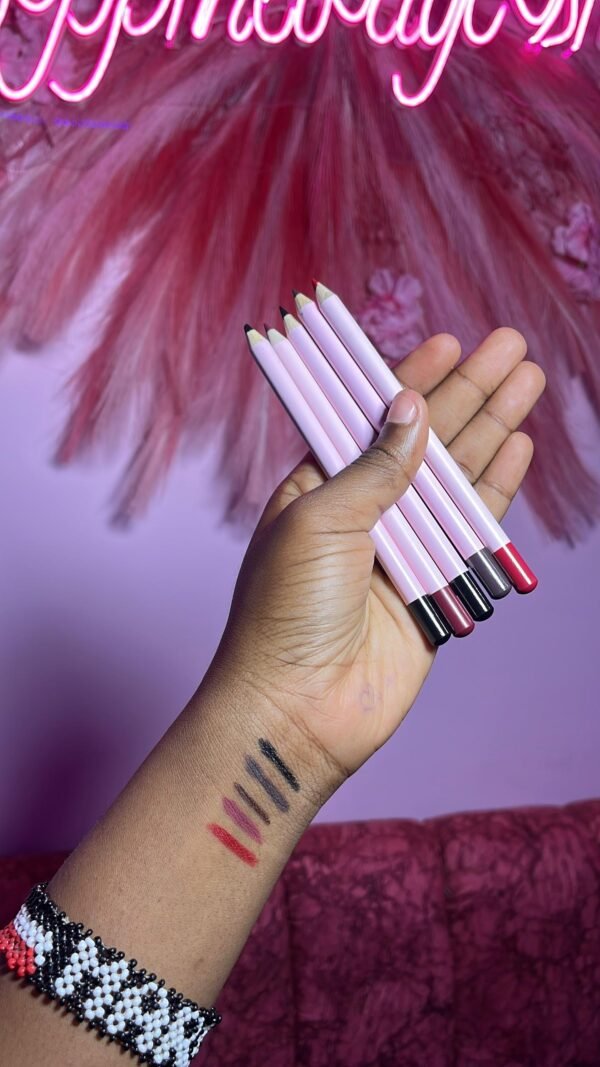 a3838377-a22b-4256-af33-cdfeb18f2fbf Long Lasting Lip Liners and Sharpner